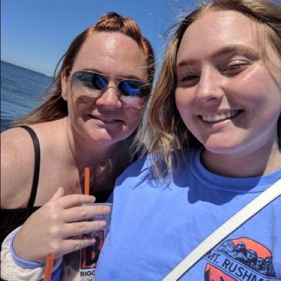 Meet your Posher, Tonya - Picture 2 of 2